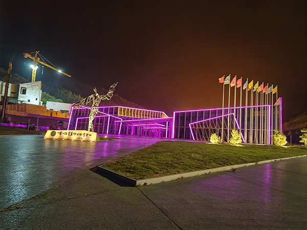 城市亮化是现代城市建设的重要组成部分,它不仅可以美化城市的夜景,还能提升城市的整体形象。随着科技的不断进步,城市亮化也得到了更多的关注和创新。本文将介绍一些关于城市亮化的创意和技术,帮助读者了解城市亮化的重要性以及如何进行利通城市亮化的规划和实施。 城市亮化是现代城市建设的重要组成部分,它不仅可以美化城市的夜景,还能提升城市的整体形象。随着科技的不断进步,城市亮化也得到了更多的关注和创新。本文将介绍一些关于城市亮化的创意和技术,帮助读者了解利通城市亮化的重要性以及如何进行利通城市亮化的规划和实施。