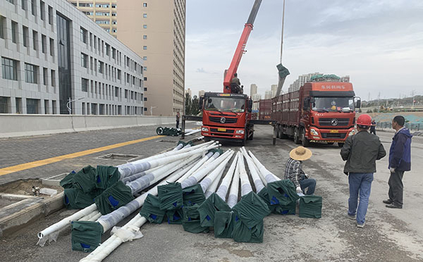 农村利通太阳能路灯安装全解析：庭院利通太阳能路灯施工指南