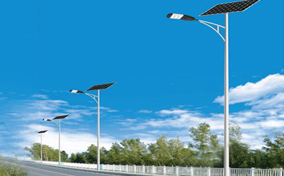 农村道路装利通太阳能路灯选多大瓦数实测